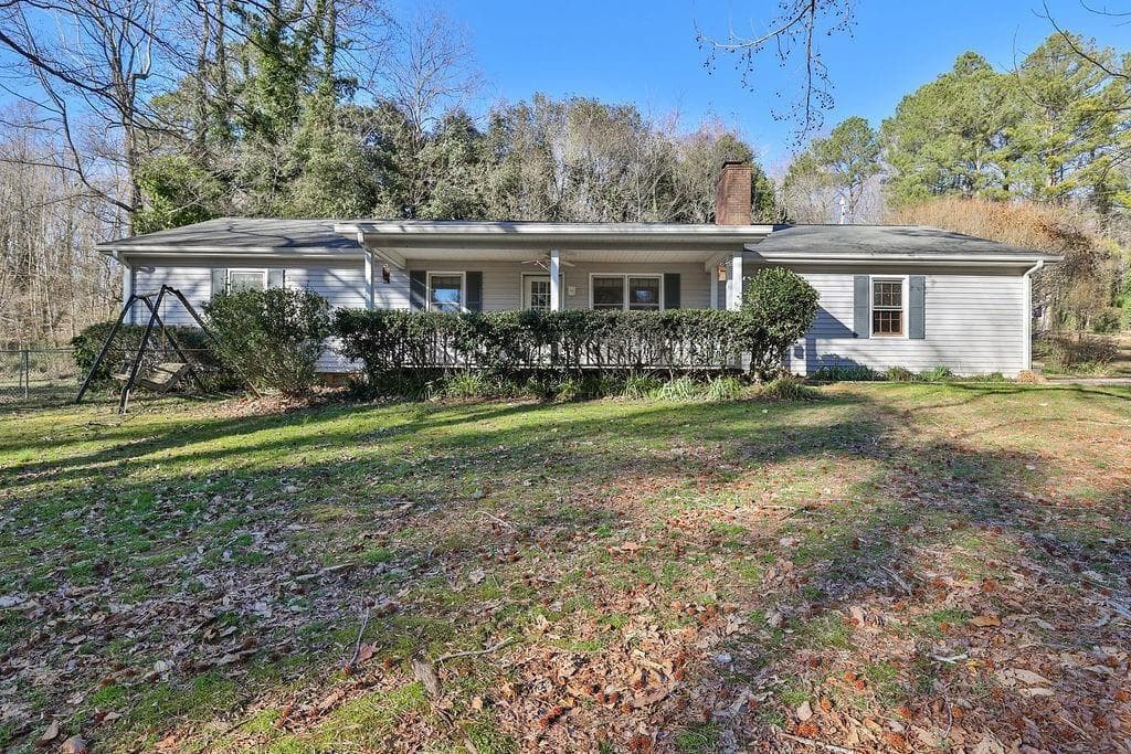 3 bedroom, 2 bathroom, 1,532 sq ft single family residence sold at 2733 Old Dawsonville Road, Gainesville, GA 30506