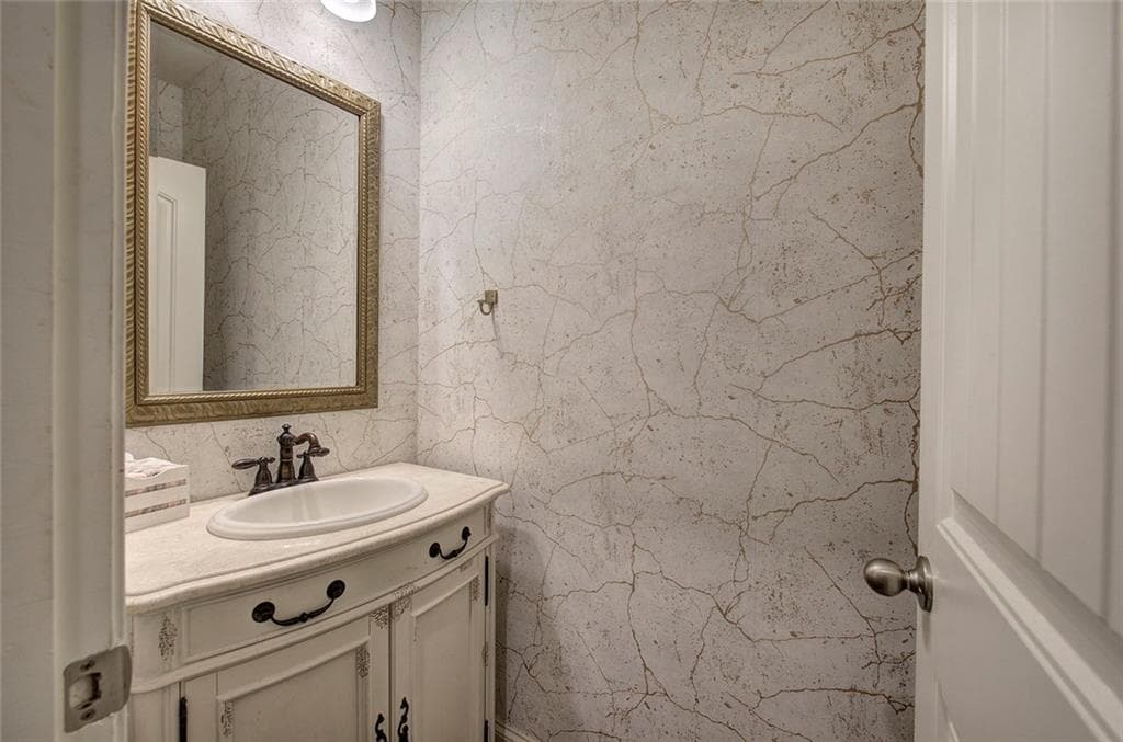 4 bedroom, 3 bathroom, 2,300 sq ft single family residence for sale at 218 Orchard Trail, Canton, GA 30115 — photo 8