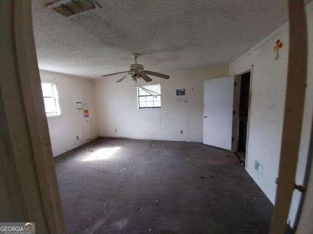 5 bedroom, 3 bathroom, 1,880 sq ft single family residence for sale at 152 Seaweed Road, Fitzgerald, GA 31750 — photo 2