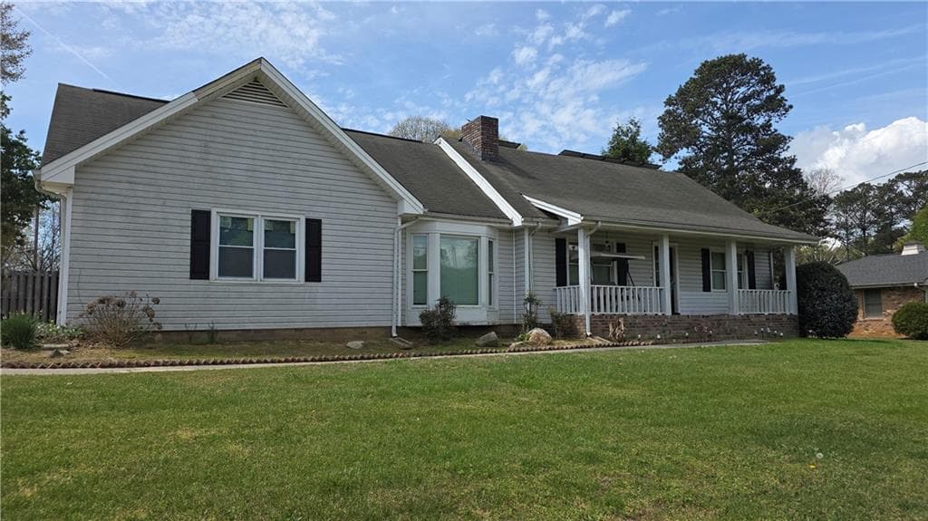 3 bedroom, 3 bathroom, 2,137 sq ft single family residence for sale at 3033 Skyland Drive, Snellville, GA 30078