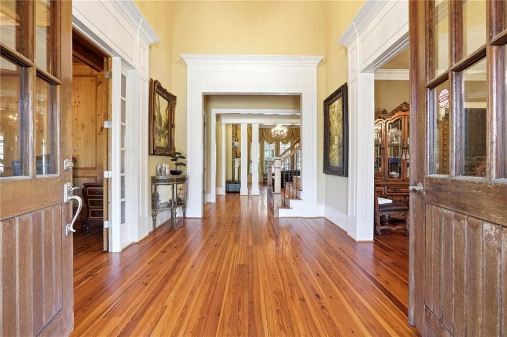 5 bedroom, 7 bathroom, 9,200 sq ft single family residence under contract at 983 Little Darby Lane, Suwanee, GA 30024 — photo 2