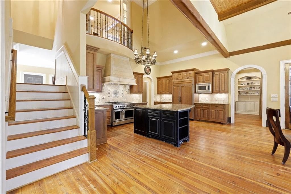 5 bedroom, 7 bathroom, 9,200 sq ft single family residence under contract at 983 Little Darby Lane, Suwanee, GA 30024 — photo 4