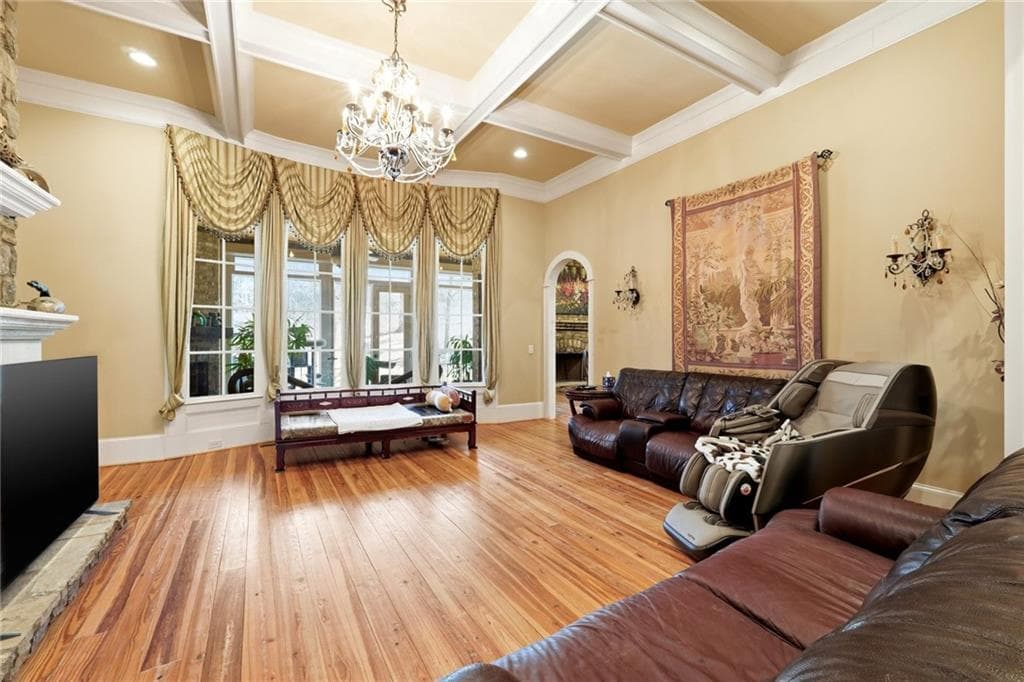 5 bedroom, 7 bathroom, 9,200 sq ft single family residence under contract at 983 Little Darby Lane, Suwanee, GA 30024 — photo 7