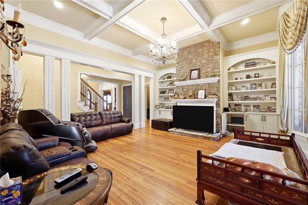 5 bedroom, 7 bathroom, 9,200 sq ft single family residence under contract at 983 Little Darby Lane, Suwanee, GA 30024 — photo 8