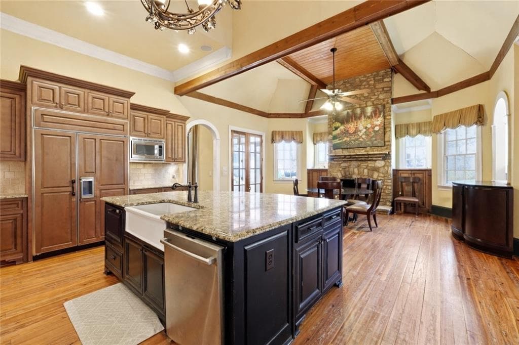 5 bedroom, 7 bathroom, 9,200 sq ft single family residence under contract at 983 Little Darby Lane, Suwanee, GA 30024 — photo 10