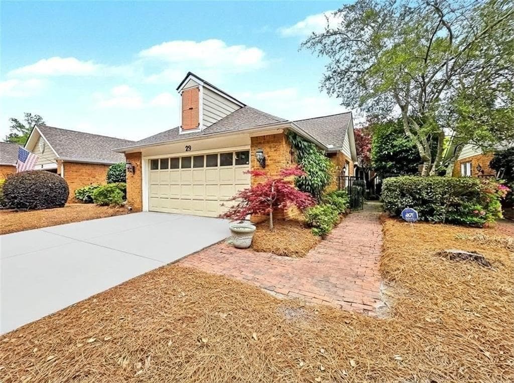 3 bedroom, 2 bathroom, 2,341 sq ft townhouse under contract at 29 Lake Villa Drive, Roswell, GA 30076