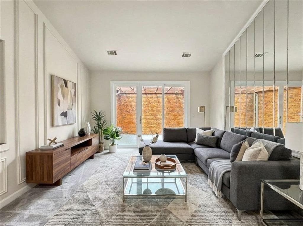 3 bedroom, 2 bathroom, 2,341 sq ft townhouse under contract at 29 Lake Villa Drive, Roswell, GA 30076 — photo 7