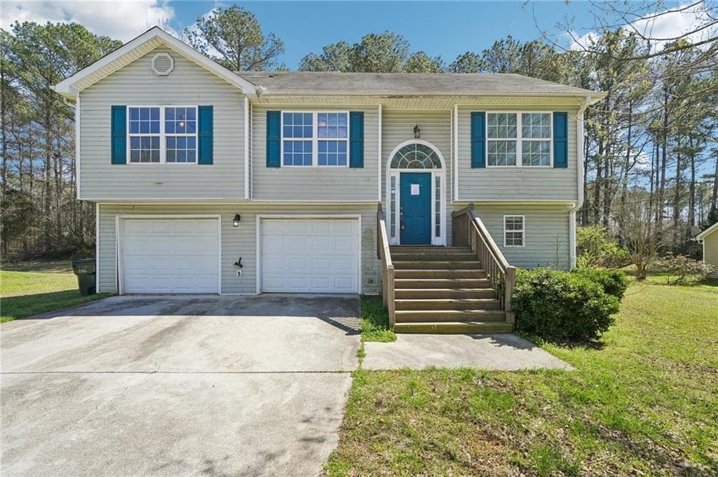 4 bedroom, 3 bathroom, 1,821 sq ft single family residence for sale at 141 Longstreet Circle, Oxford, GA 30054