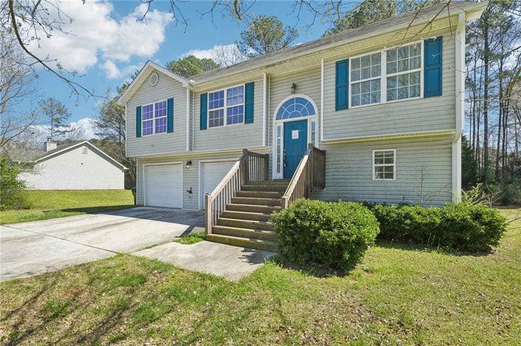 4 bedroom, 3 bathroom, 1,821 sq ft single family residence for sale at 141 Longstreet Circle, Oxford, GA 30054 — photo 2