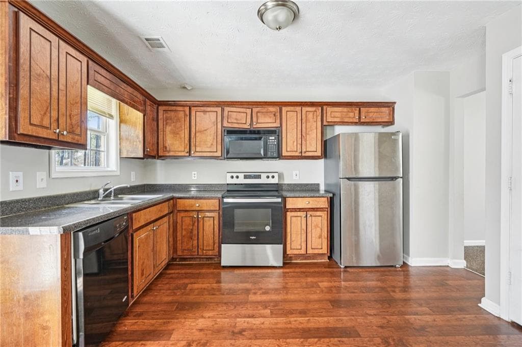 4 bedroom, 3 bathroom, 1,821 sq ft single family residence for sale at 141 Longstreet Circle, Oxford, GA 30054 — photo 9