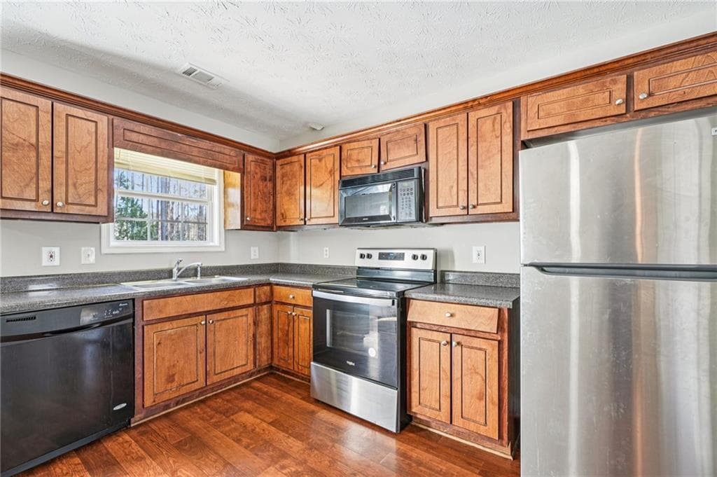 4 bedroom, 3 bathroom, 1,821 sq ft single family residence for sale at 141 Longstreet Circle, Oxford, GA 30054 — photo 10
