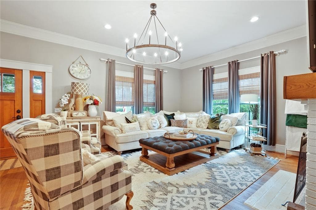 5 bedroom, 5 bathroom, 3,978 sq ft single family residence under contract at 745 Washington Street, Clarkesville, GA 30523 — photo 10