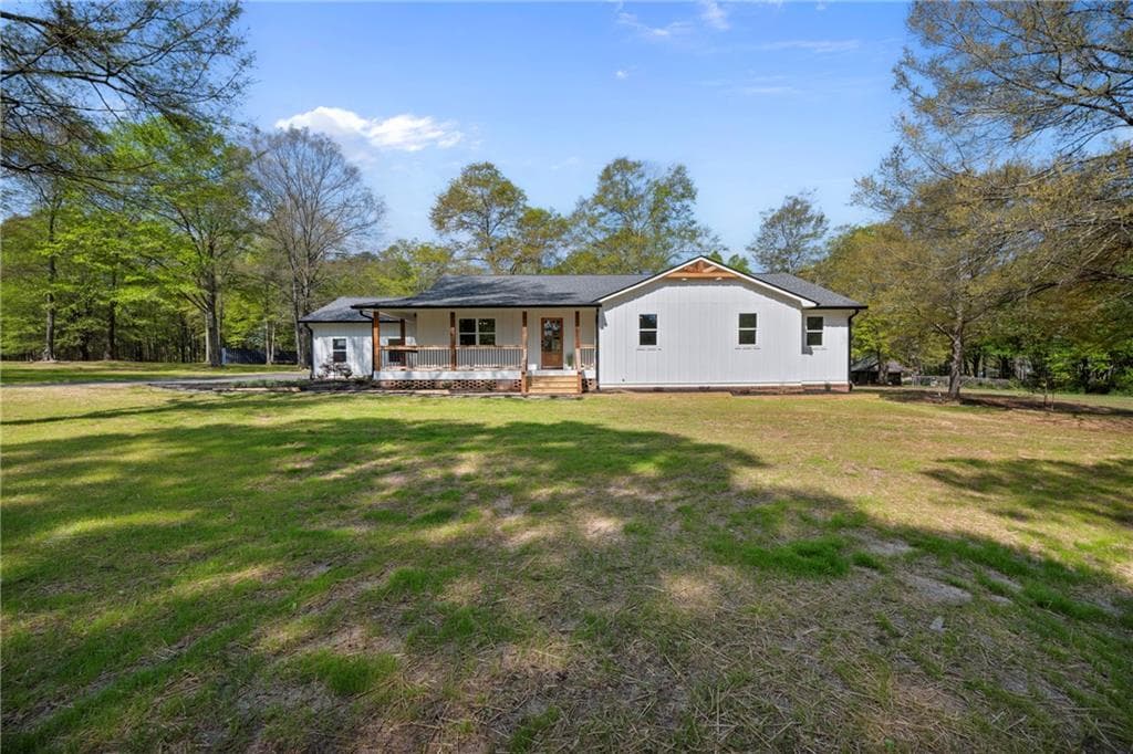 3 bedroom, 3 bathroom, 2,400 sq ft single family residence for sale at 401 Coleman Drive, Statham, GA 30666