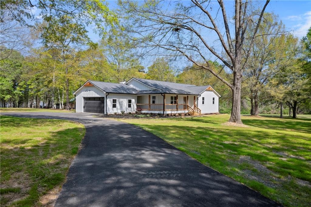 3 bedroom, 3 bathroom, 2,400 sq ft single family residence for sale at 401 Coleman Drive, Statham, GA 30666 — photo 5