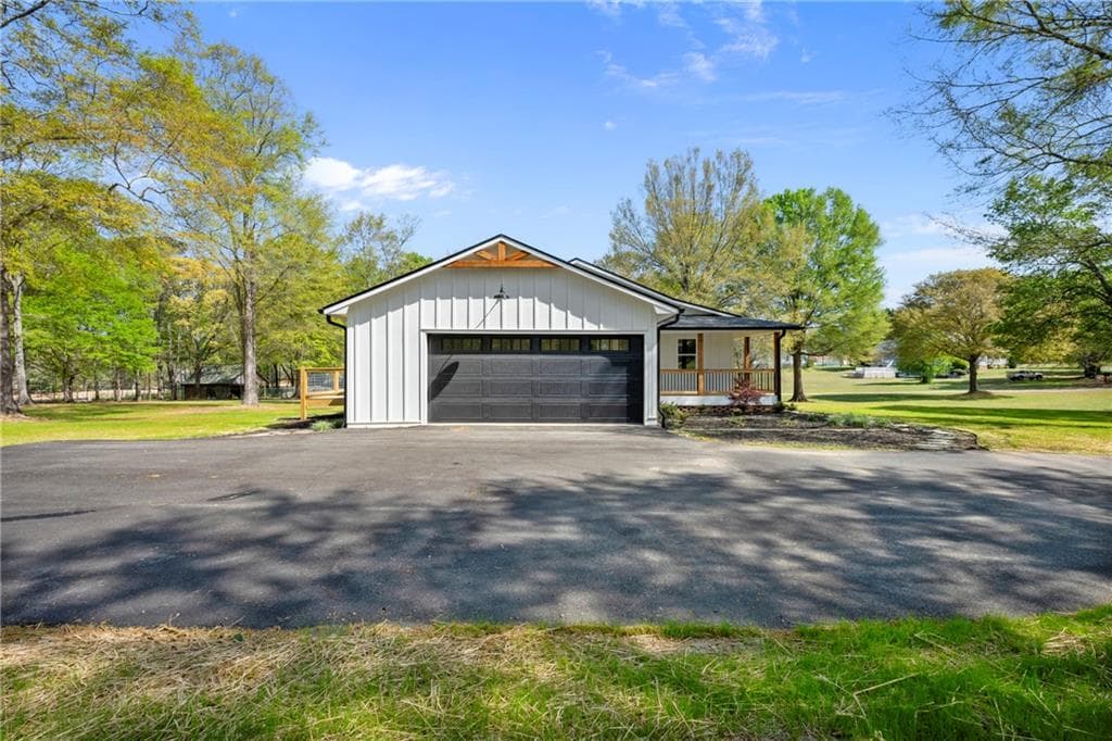 3 bedroom, 3 bathroom, 2,400 sq ft single family residence for sale at 401 Coleman Drive, Statham, GA 30666 — photo 8
