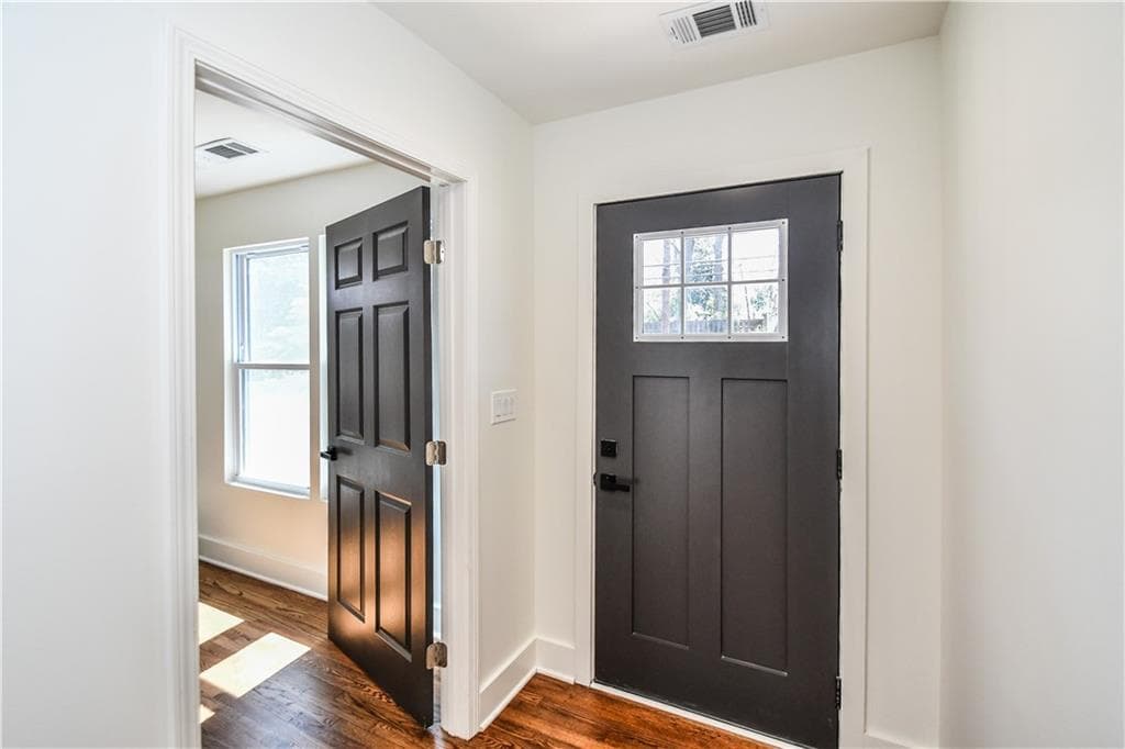 3 bedroom, 3 bathroom, 1,210 sq ft single family residence for sale at 651 North Avenue, Atlanta, GA 30354 — photo 7