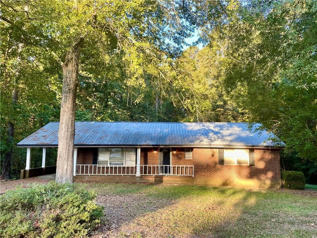 3 bedroom, 2 bathroom, 1,570 sq ft single family residence sold at 81 Tunis Road, Mcdonough, GA 30253