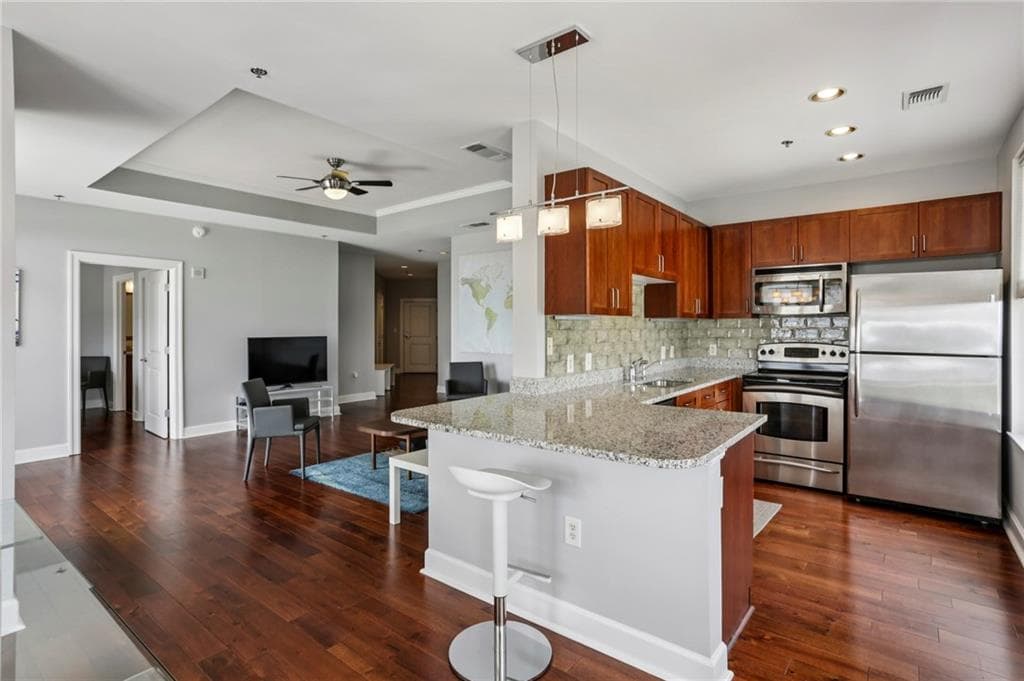 2 bedroom, 2 bathroom, 1,491 sq ft condominium for sale at 325 E Paces Ferry Road 1805, Atlanta, GA 30305 — photo 5