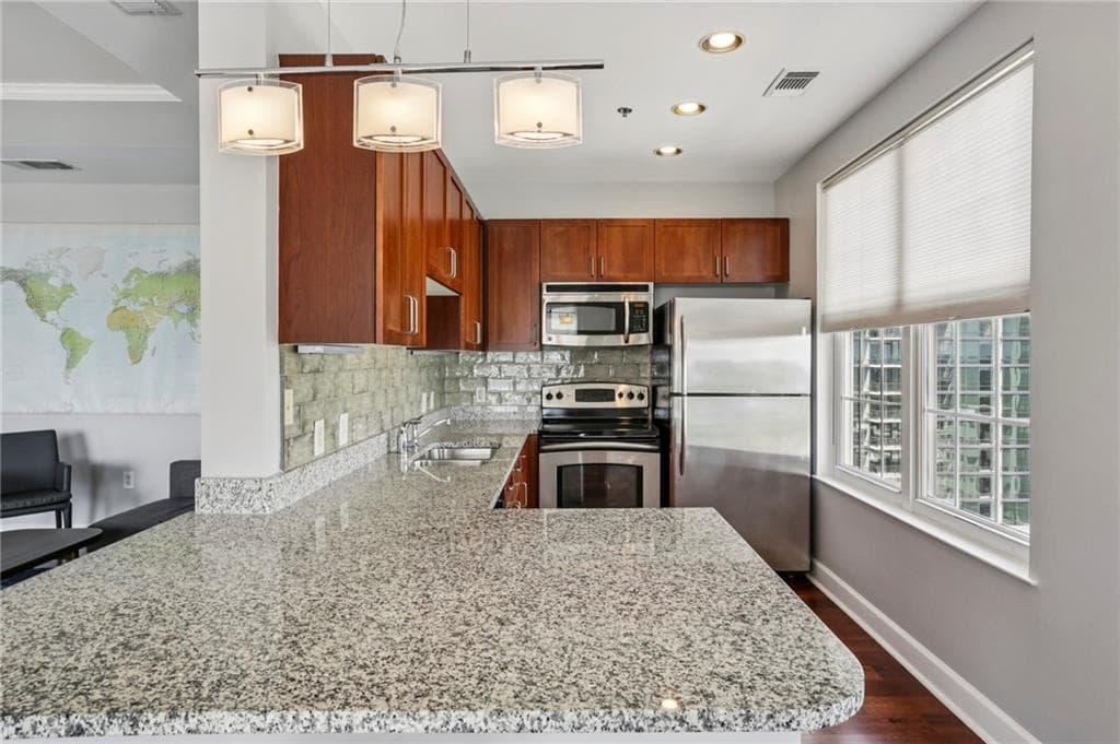 2 bedroom, 2 bathroom, 1,491 sq ft condominium for sale at 325 E Paces Ferry Road 1805, Atlanta, GA 30305 — photo 7