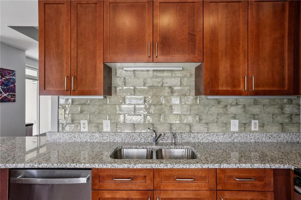 2 bedroom, 2 bathroom, 1,491 sq ft condominium for sale at 325 E Paces Ferry Road 1805, Atlanta, GA 30305 — photo 8