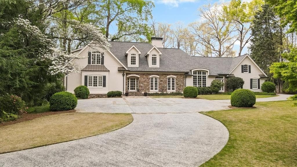 5 bedroom, 5 bathroom, 5,942 sq ft single family residence sold at 423 Tara Trail, Atlanta, GA 30327