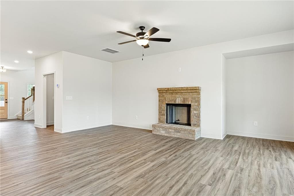 4 bedroom, 3 bathroom, 2,329 sq ft single family residence under contract at 354 Gainesborough Drive, Dallas, GA 30157 — photo 6