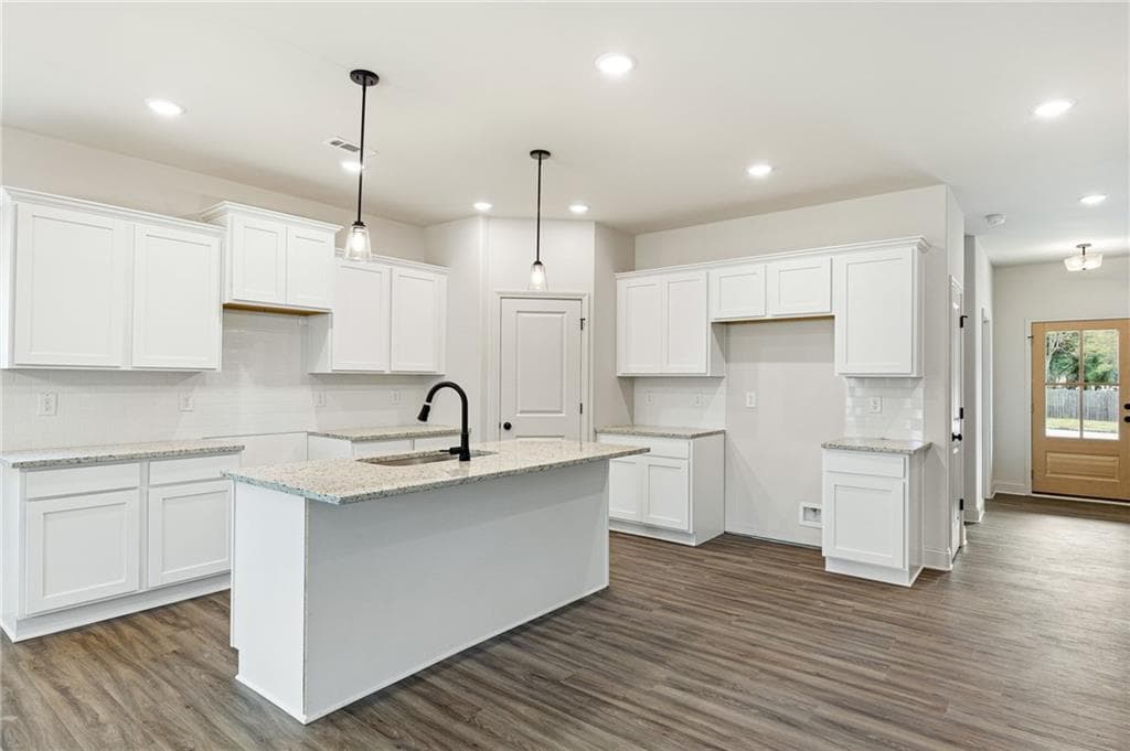 4 bedroom, 3 bathroom, 2,329 sq ft single family residence under contract at 354 Gainesborough Drive, Dallas, GA 30157 — photo 8