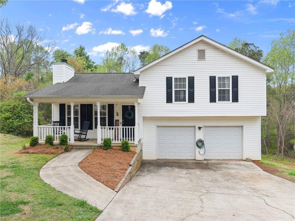 3 bedroom, 2 bathroom, 1,140 sq ft single family residence sold at 5037 Holly Hock Drive, Flowery Branch, GA 30542