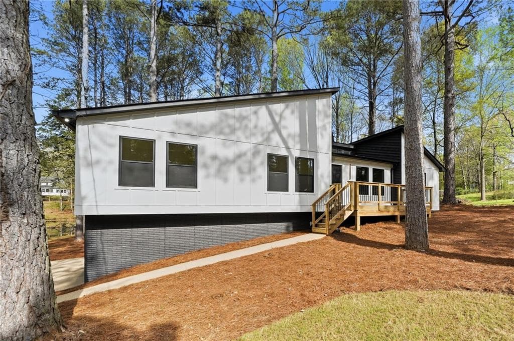 324 Hill Crest Circle, Woodstock, GA 30188 — most recent listing photo