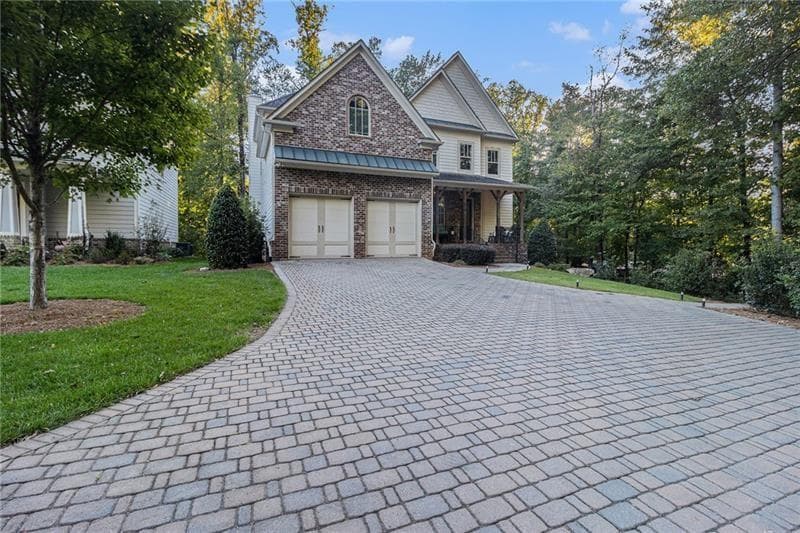 5 bedroom, 5 bathroom, 4,434 sq ft single family residence for sale at 519 Holcomb Bridge Road, Norcross, GA 30071 — photo 3