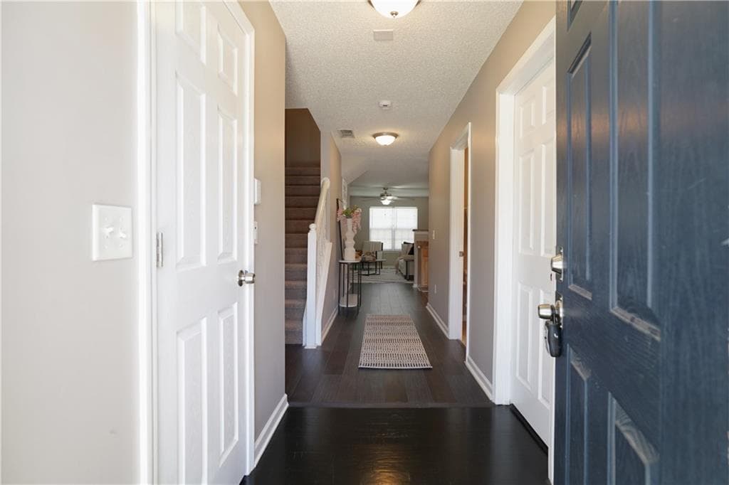4 bedroom, 3 bathroom, 1,836 sq ft townhouse under contract at 5338 Creekview Lane, Morrow, GA 30260 — photo 5
