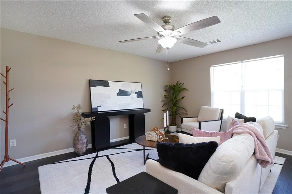 4 bedroom, 3 bathroom, 1,836 sq ft townhouse under contract at 5338 Creekview Lane, Morrow, GA 30260 — photo 8