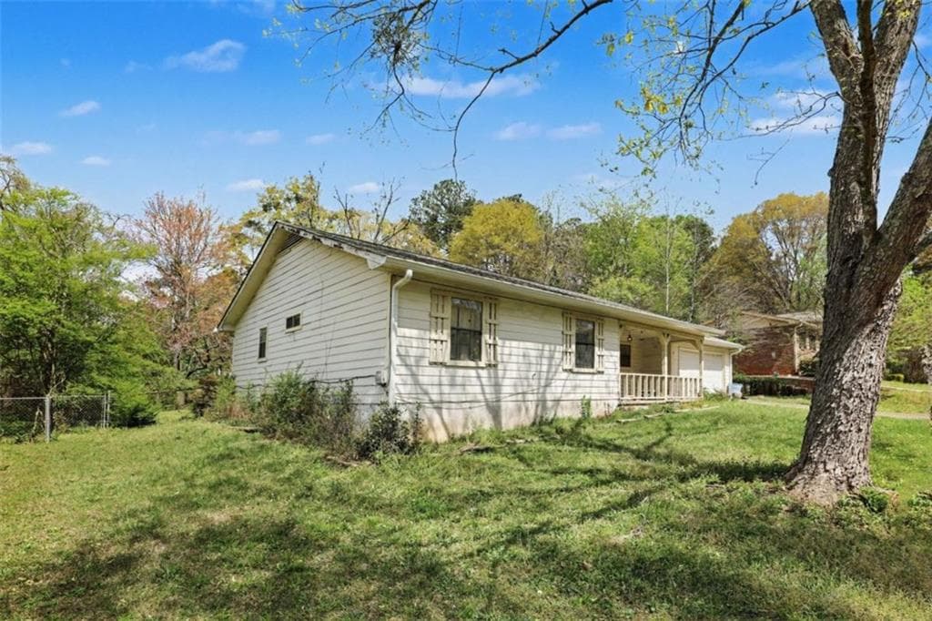 3 bedroom, 2 bathroom, 1,576 sq ft single family residence for sale at 120 Carriage Circle, Stockbridge, GA 30281 — photo 3