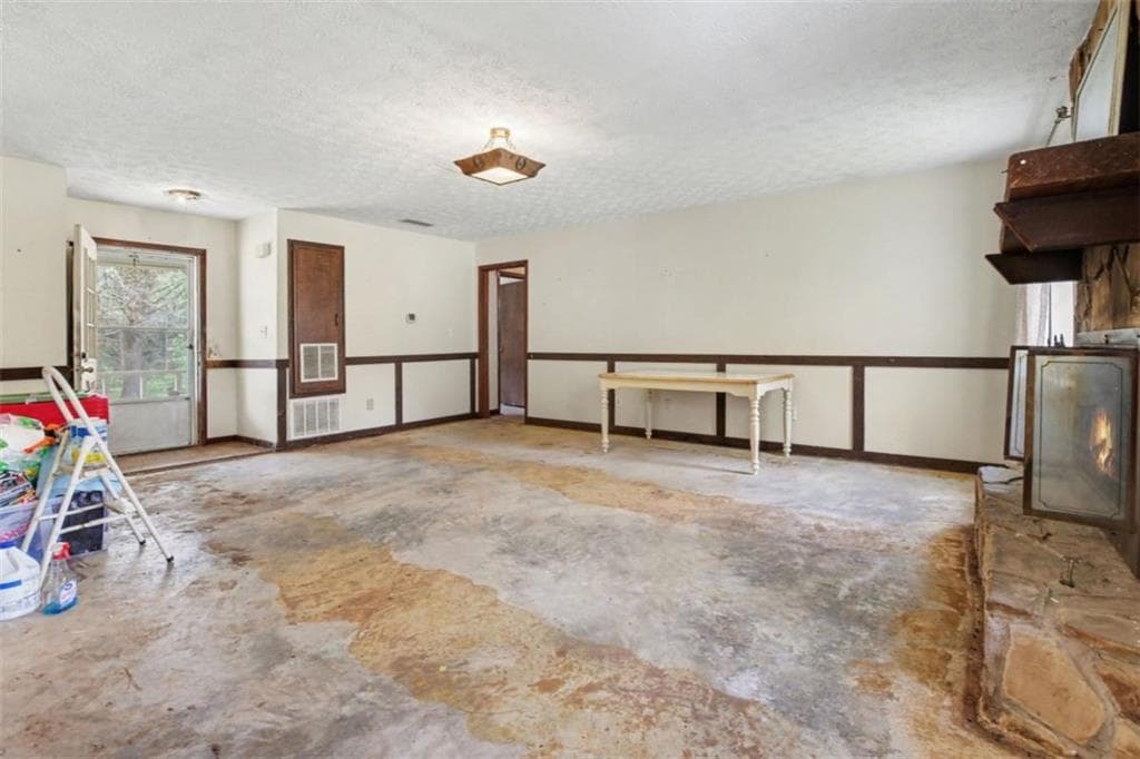 3 bedroom, 2 bathroom, 1,576 sq ft single family residence for sale at 120 Carriage Circle, Stockbridge, GA 30281 — photo 7