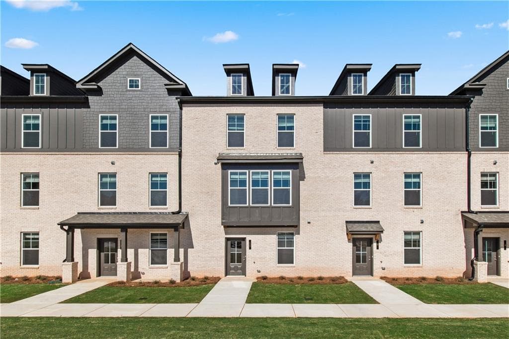 4 bedroom, 4 bathroom, 1,897 sq ft townhouse under contract at 2608 Daybreak Lane, Newnan, GA 30265 — photo 2