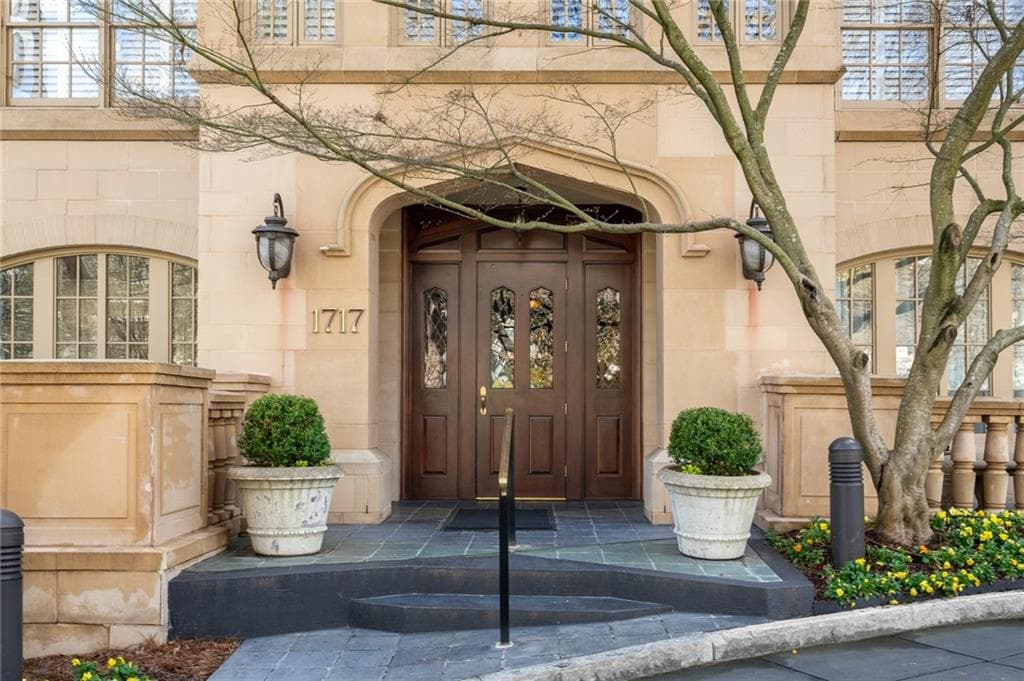 1 bedroom, 2 bathroom, 1,226 sq ft condominium sold at 1717 N Decatur Road 219, Atlanta, GA 30307