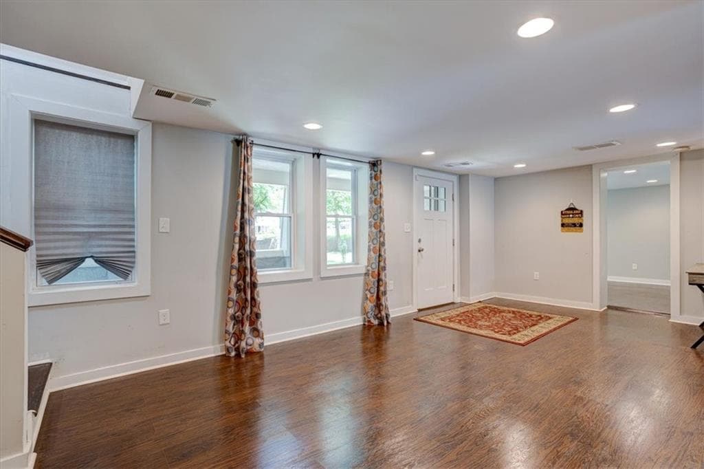 5 bedroom, 3 bathroom, 2,112 sq ft single family residence for sale at 174 Rivertown Road, Fairburn, GA 30213 — photo 4