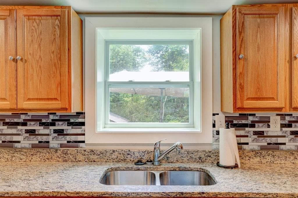 5 bedroom, 3 bathroom, 2,112 sq ft single family residence for sale at 174 Rivertown Road, Fairburn, GA 30213 — photo 7