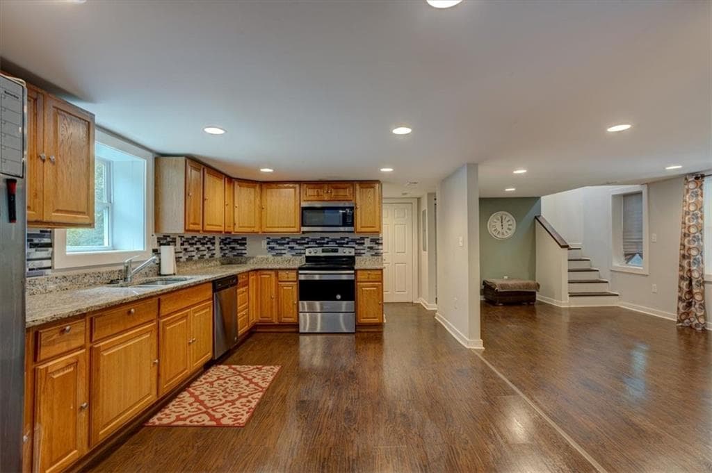 5 bedroom, 3 bathroom, 2,112 sq ft single family residence for sale at 174 Rivertown Road, Fairburn, GA 30213 — photo 8