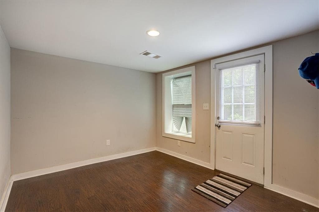 5 bedroom, 3 bathroom, 2,112 sq ft single family residence for sale at 174 Rivertown Road, Fairburn, GA 30213 — photo 10