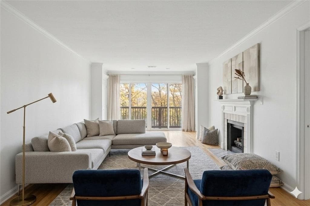 2 bedroom, 2 bathroom, 1,249 sq ft condominium for sale at 3315 Pine Heights Drive, Atlanta, GA 30324 — photo 3