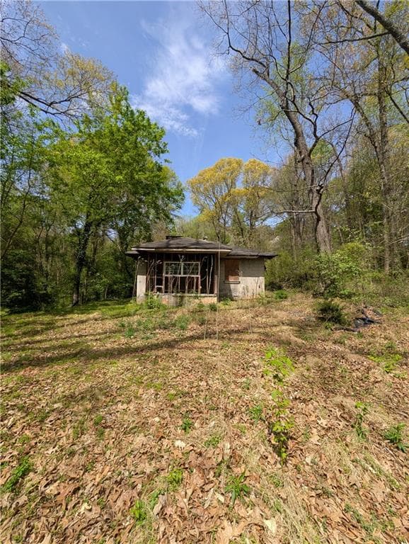 2 bedroom, 1 bathroom, 884 sq ft single family residence for sale at 2206 Mack Drive, Atlanta, GA 30318 — photo 5