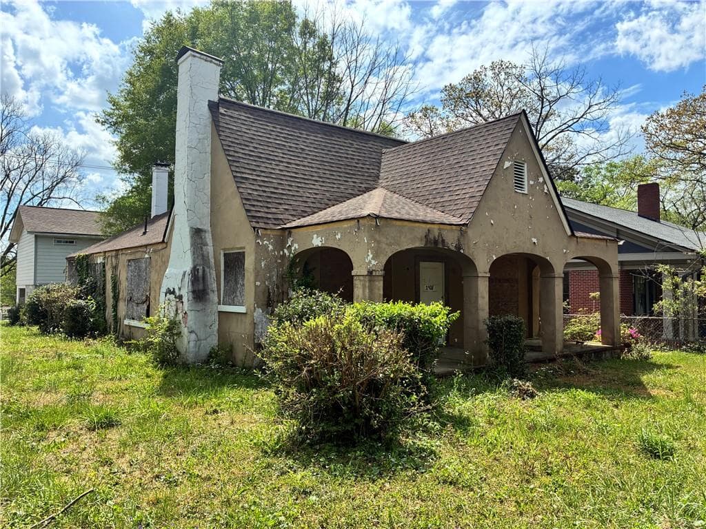 5 bedroom, 1 bathroom, 1,600 sq ft single family residence under contract at 1908 Lakewood Terrace, Atlanta, GA 30315 — photo 4