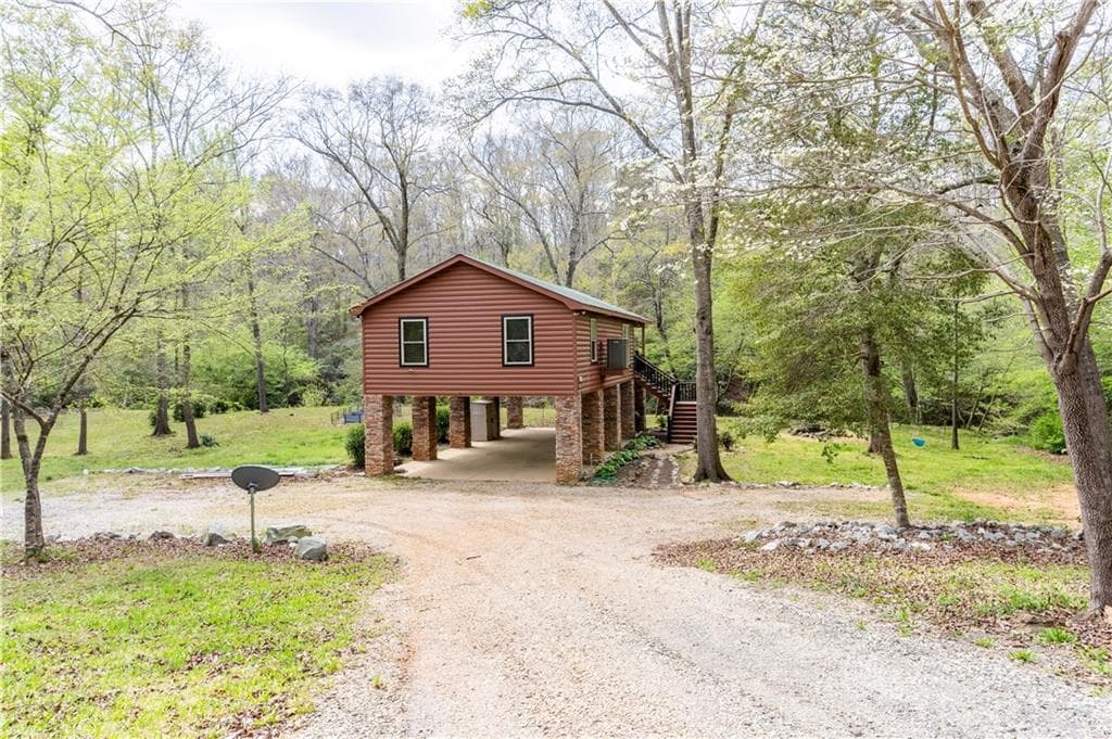2 bedroom, 1 bathroom, 864 sq ft single family residence for sale at 597 Meadow Brook Lane, Royston, GA 30662 — photo 3