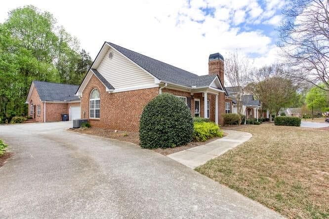 2 bedroom, 2 bathroom, 1,500 sq ft condominium for sale at 3402 Raes Creek Road 27, Marietta, GA 30008 — photo 5