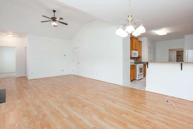 2 bedroom, 2 bathroom, 1,500 sq ft condominium for sale at 3402 Raes Creek Road 27, Marietta, GA 30008 — photo 7