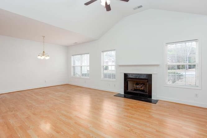 2 bedroom, 2 bathroom, 1,500 sq ft condominium for sale at 3402 Raes Creek Road 27, Marietta, GA 30008 — photo 9