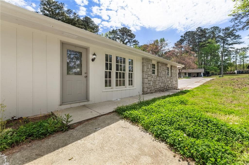 952 Star Court, Norcross, GA 30093 — most recent listing photo