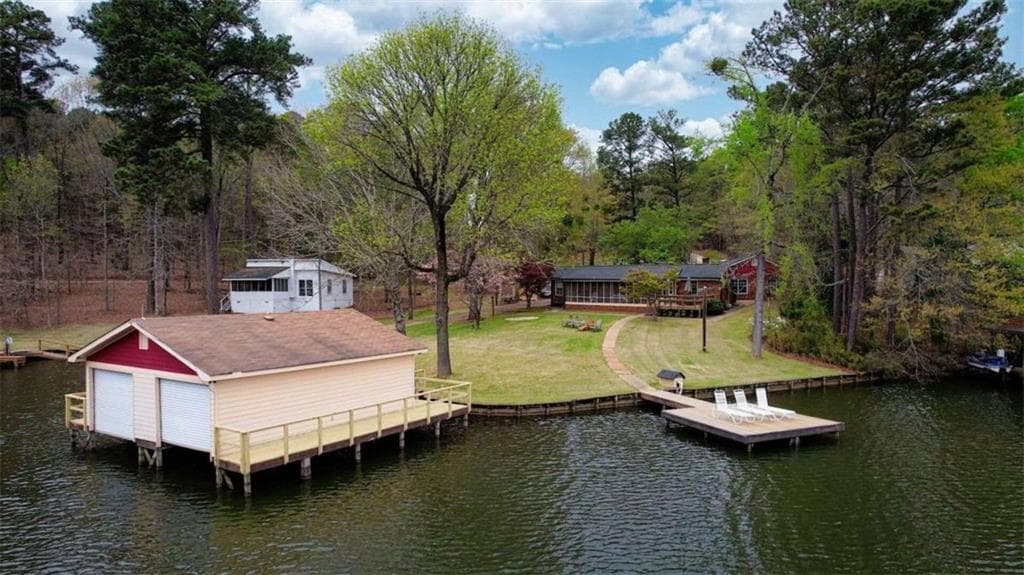 4 bedroom, 3 bathroom, 2,060 sq ft single family residence for sale at 1665 County Line Ext, Mansfield, GA 30055 — photo 3