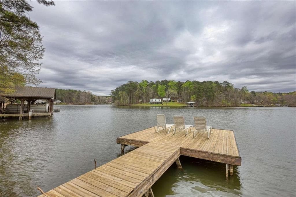 4 bedroom, 3 bathroom, 2,060 sq ft single family residence for sale at 1665 County Line Ext, Mansfield, GA 30055 — photo 8